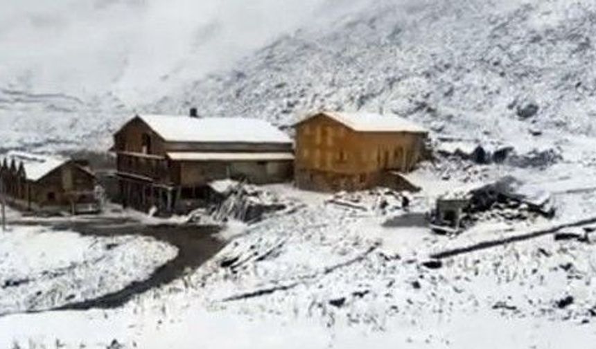 Rize’de eylül sürprizi, yayla beyaza büründü