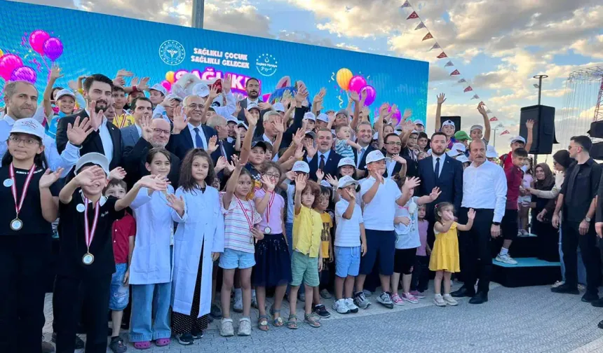 Bakan Memişoğlu Sincan’dan seslendi: “Türkiye’de her 3 kişiden 1’i sigara içiyor!”