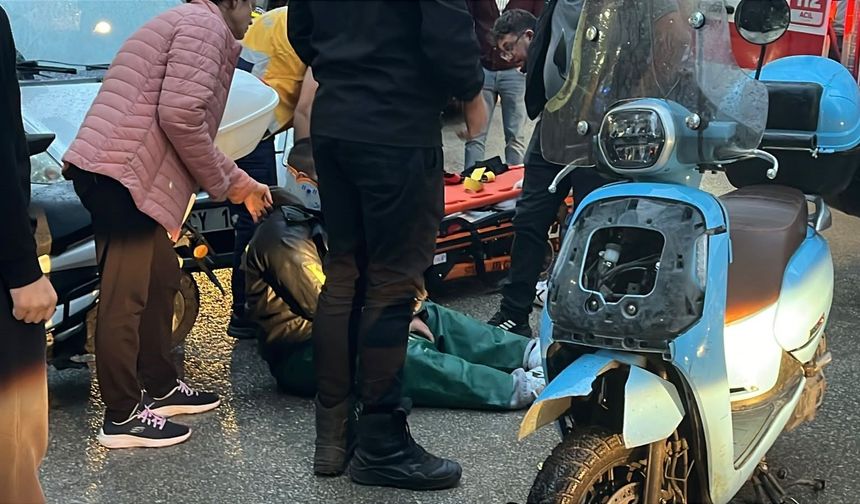 Sinop'ta motosiklet kamyonete çarptı: Motokurye yaralandı