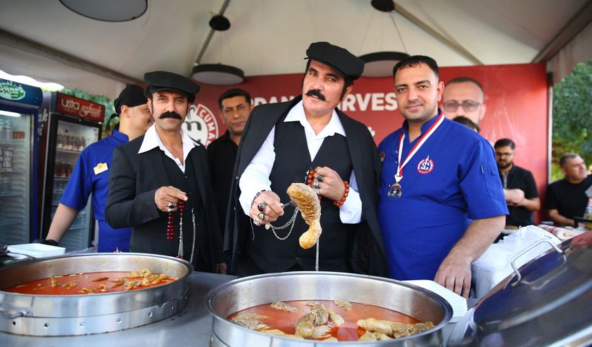 Adana'da lezzet şöleni başladı! Festivalden renkli kareler