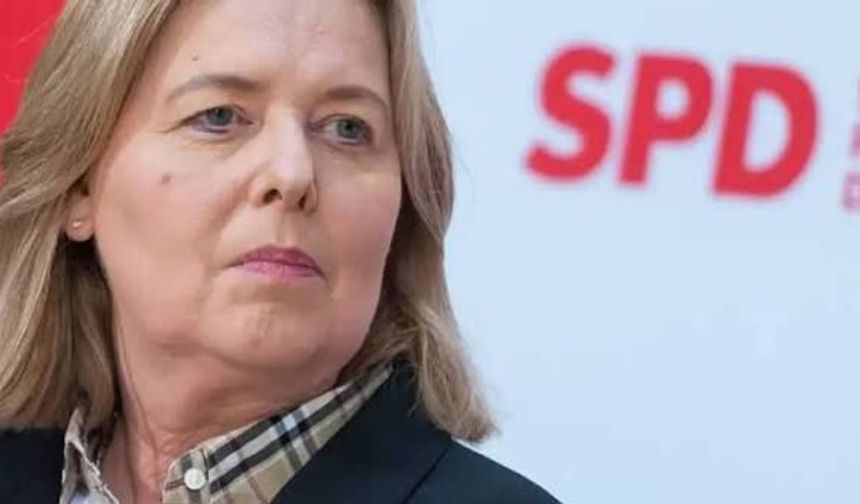 Almanya'da çifte istifa şoku! Bakanlığı da parti yönetimini de bıraktı