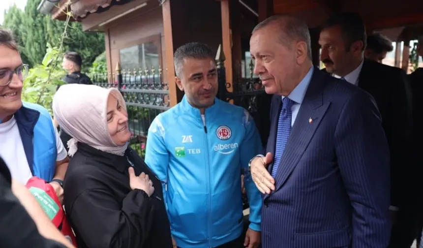 Cumhurbaşkanı Erdoğan Kastamonuspor yönetimini kabul etti: Formayı imzaladı