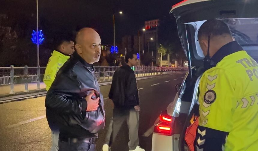 2,14 promil alkollü sürücüden polislere zor anlar! Araçların önüne atladı