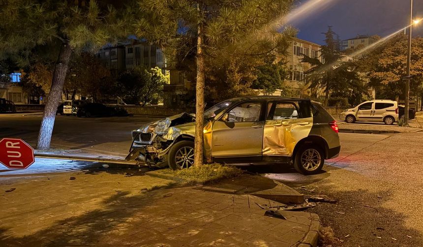 Kayseri’de SUV ile hafif ticari araç çarpıştı: 4 yaralı