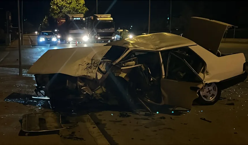 Konya’da iki otomobil çarpıştı: 5 kişi yaralandı