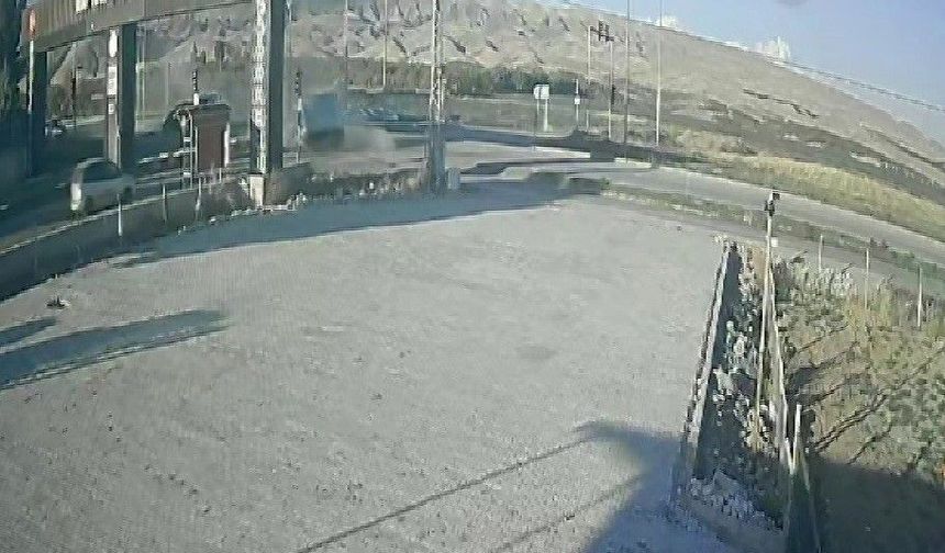 Malatya'da 1'i ağır 3 kişinin yaralandığı kazanın görüntüleri ortaya çıktı