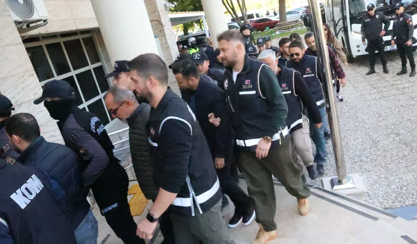 Milas Belediyesine operasyon! Başkan Fevzi Topuz ve oğlu tutuklandı