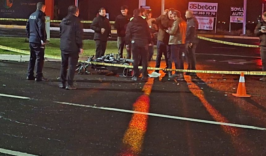 Niğde’de feci kaza! Motosiklet ile hafif ticari araç çarpıştı: 2 ölü