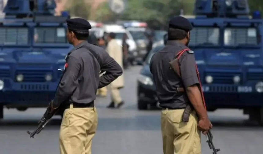 Pakistan’da okulda can pazarı! 18 kişi hayatını kaybetti