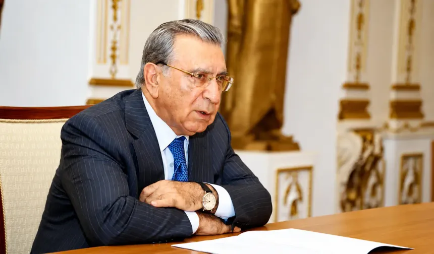 Ramiz Mehdiyev, Azerbaycan’ın iktidar partisi YAP’tan çıkarıldı