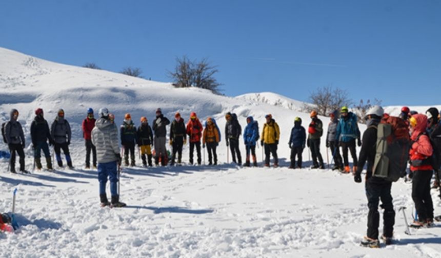 Muş’ta 105 Dağcı, Kış Eğitimi İçin Bir Araya Geldi