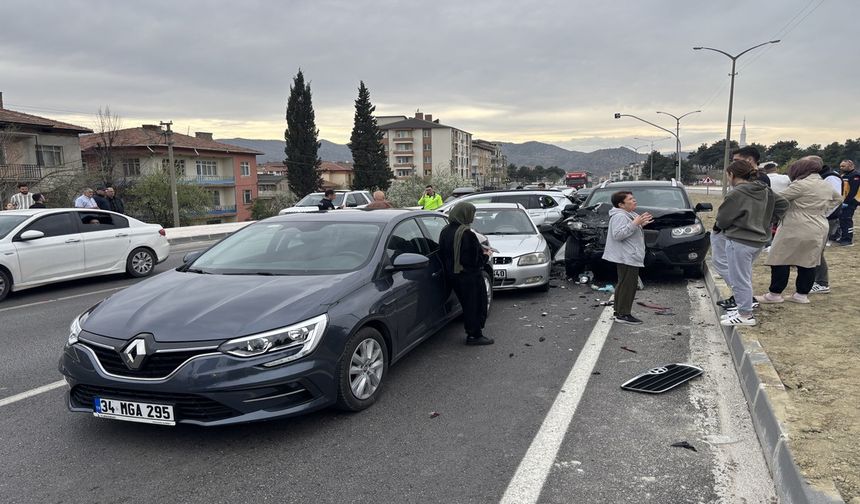 Çorum'da zincirleme trafik kazası korkuttu!