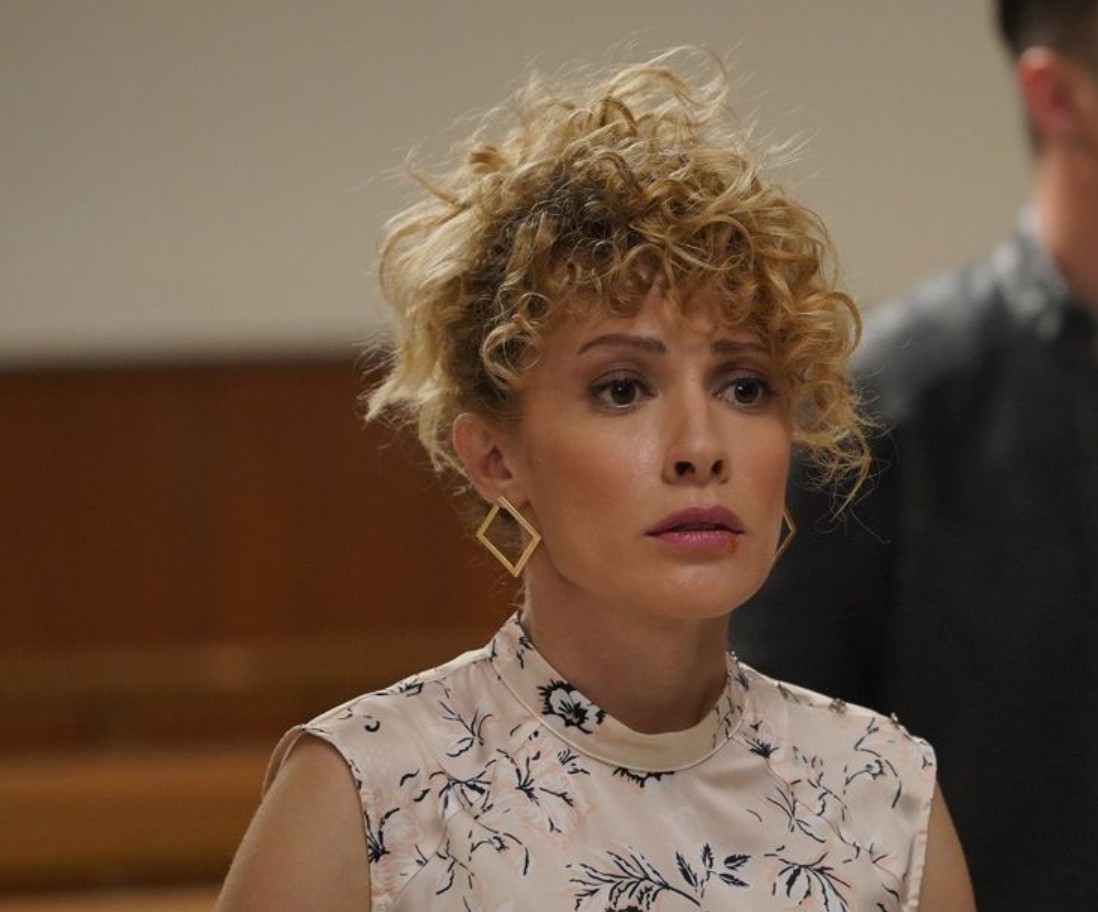 Açelya Topaloğlu Kimdir