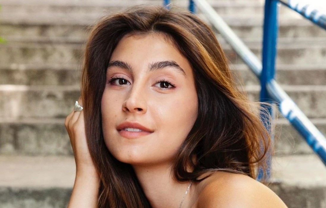 Derin Beşikçioğlu kimdir?</p><div id=