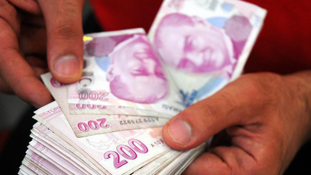 Bayram Öncesi Maaş Müjdesi Geliyor Mu Memur Ve Emekli Maaş Günleri...