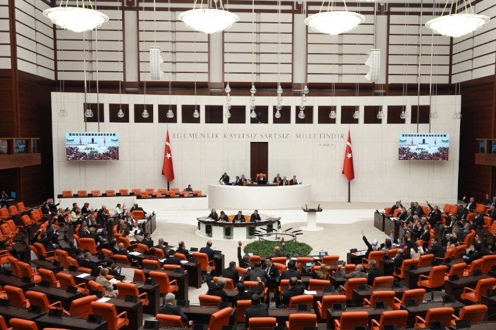 Belediyelerde Koklu Degisim Kapida Belediye Yasasinda Yeni Teklif Meclis Te 1747444086 656 Large
