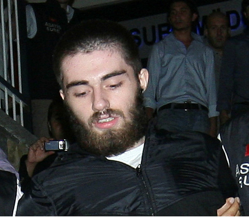 Cem Garipoglu Kimdir Cem Garipoglu Ne Zaman Ve Nasil Oldu Intihar Mi Etti Munevver Karabulut Cinayeti Nasil Is 1727933635463