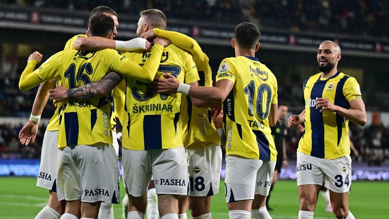Fenerbahceli Futbolcudan Cildirtan Paylasim Boyle Topcular Oldukca Basari Gelmez 17476493605999