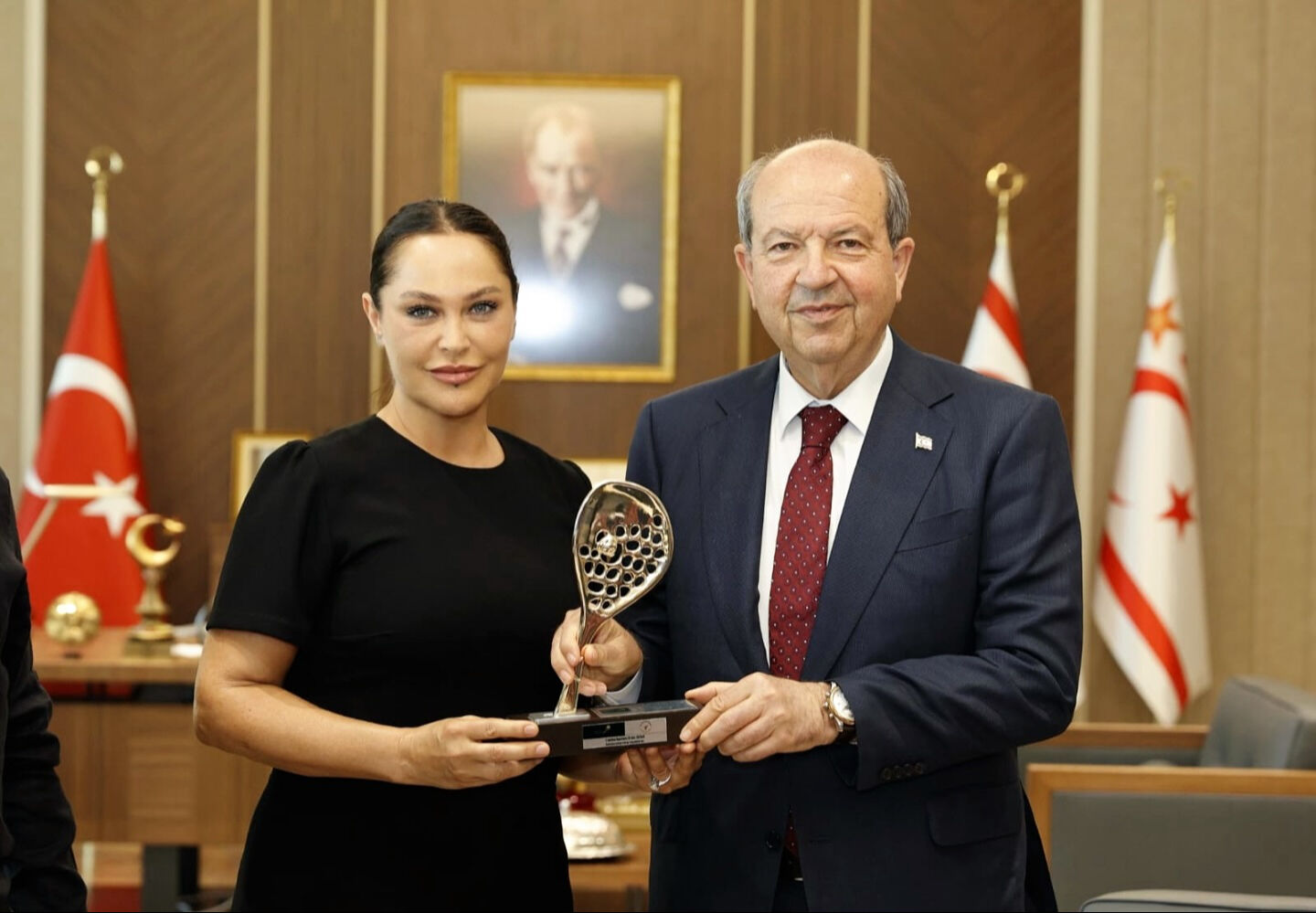 Hulya Avsar Ve Kktc Cumhurbaskani Ersin Tatar Yillar Sonra Bir Araya Geldi Dikkat Ceken Itiraf 35 Yil Once 1747038114561 2