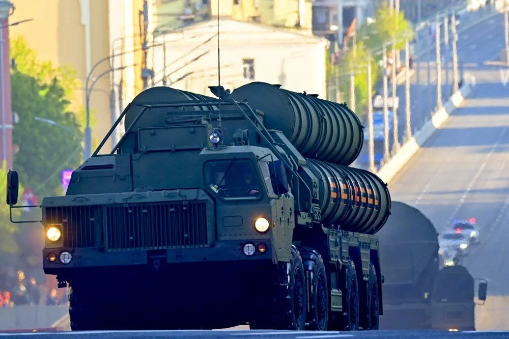 Askeri Araçlar ve Birlikler Alana Girdi