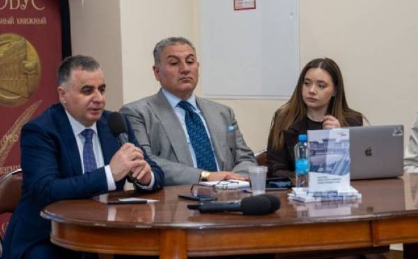 V Moskve Prezentovana Kniga O Kode Lichnosti Ministra Inostrannyh Del Turcii 2
