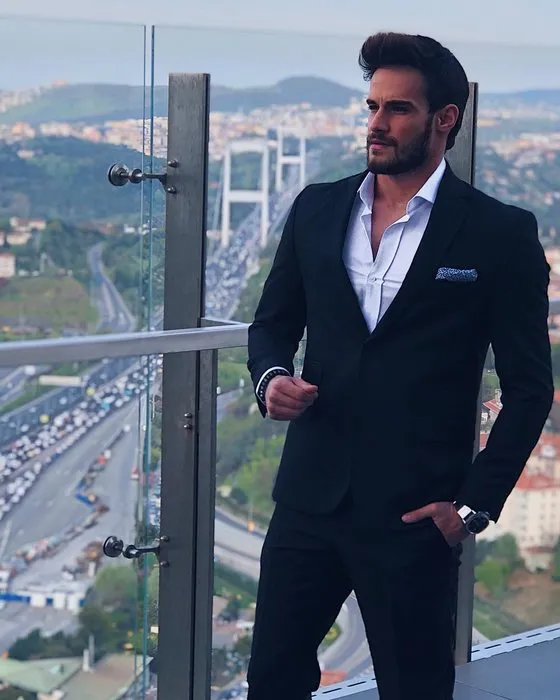 0X0 Aliyenin Ardasi Buyudu Koca Adam Oldu Artik 25 Yasinda Gorenler Taniyamiyor 1748926738678