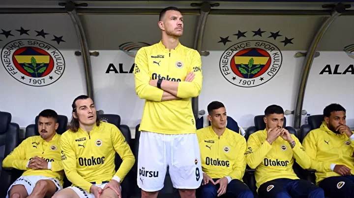 607284F8 T25 Edin Dzeko Ilk Kez Yedek 128.Jpg