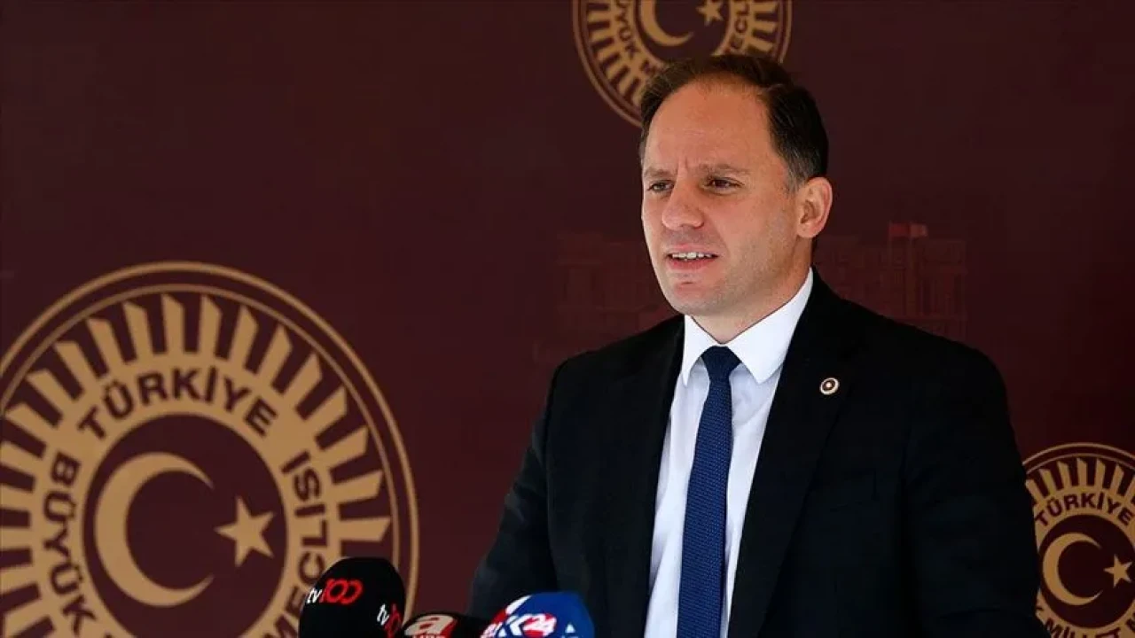 6466 Deniz Yavuzyilmaz Kimdir Kac Yasinda Nereli Evli Mi Esi Kim Cocugu Var Mi Hangi Partiden Alevi Mi.jpg