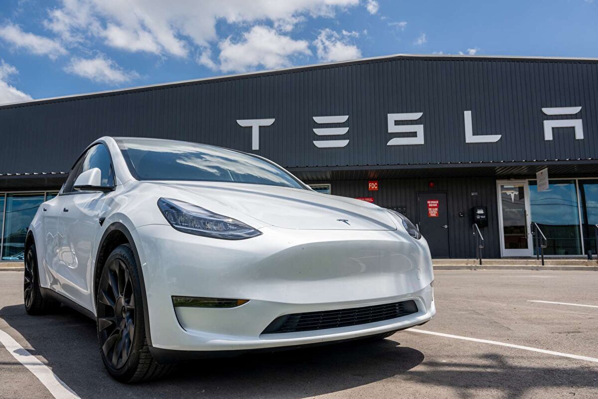 B1F4C379C4B1Nv Tesladealership Gettyc4B1Mages1494887228D84Da0E690Bd42Fea0Ebf3A667Fc85Bc