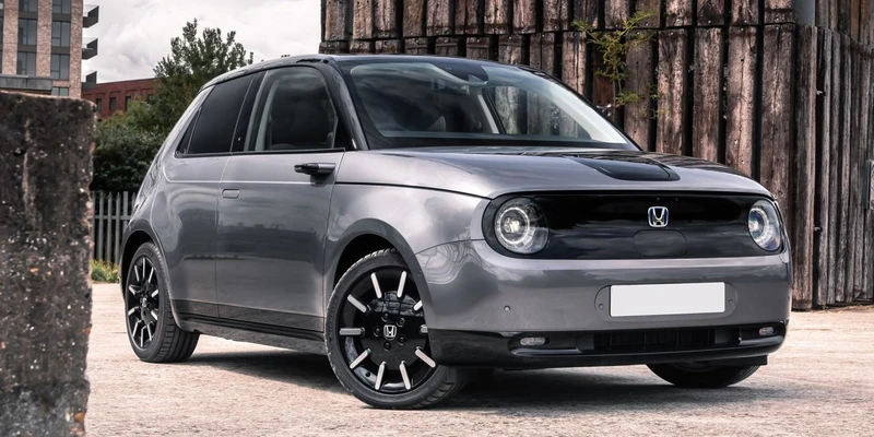 Goodwood’da sadece bu model değil, Honda’nın SUV segmentine yönelik elektrikli “0 SUV prototipi” ve şehir içi kullanıma uygun elektrikli motosiklet konseptleri “EV Fun” ile “EV Urban” da tanıtılacak.