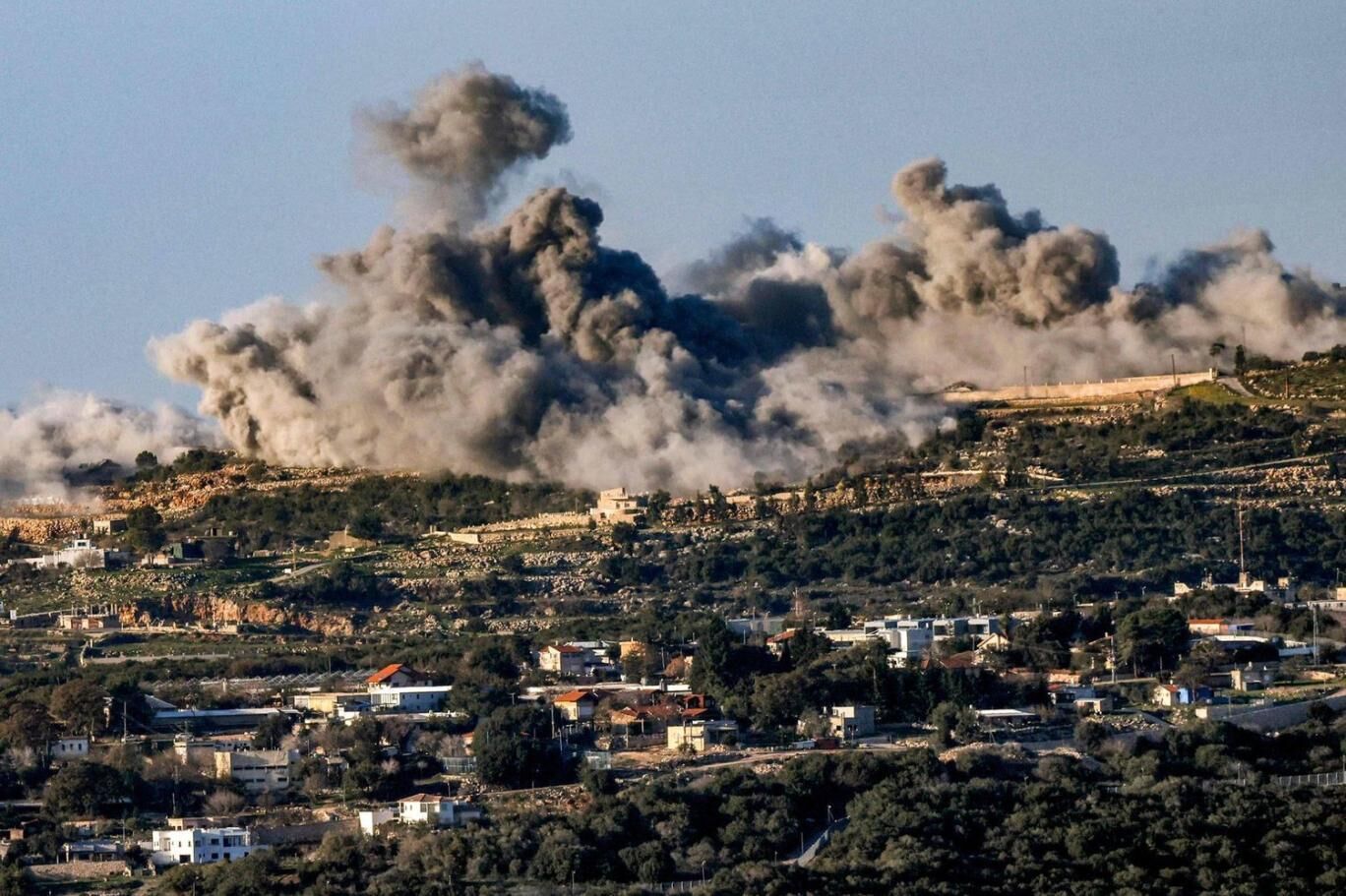 İsrail, Güney Lübnan'ı Bombaladı2