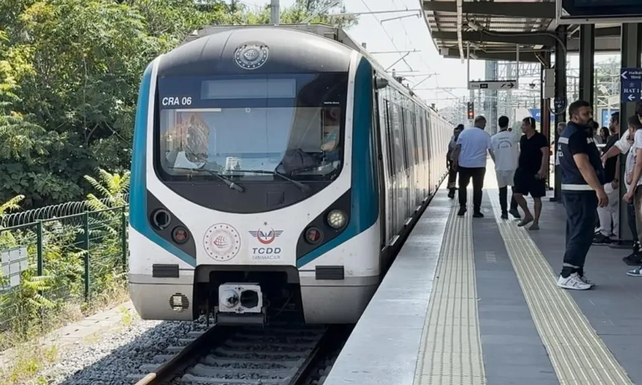 Marmarayda Intihar Seferler Gecikmeli Olarak Yapiliyor 3229133 202506231146 1