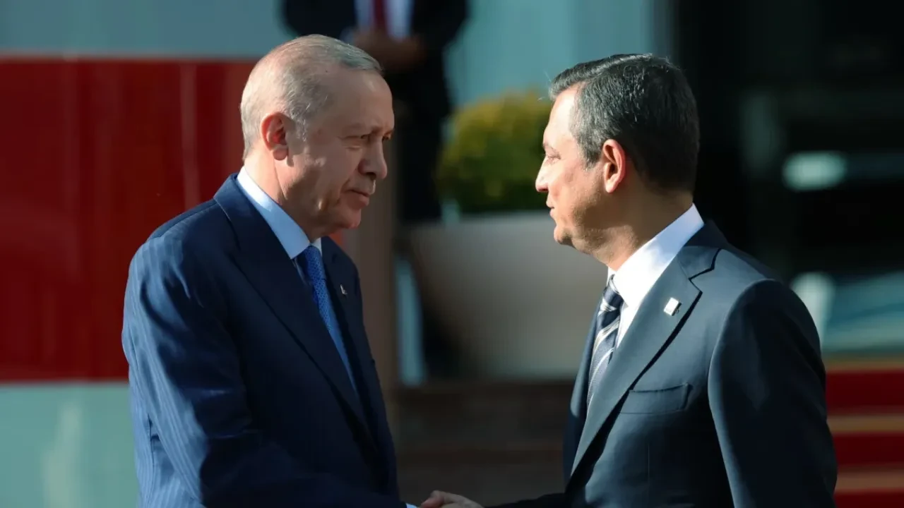 Ozgur Ozelden Cumhurbaskani Erdogana Tam Destek Kaya Gibi Arkalarindayiz 3225875