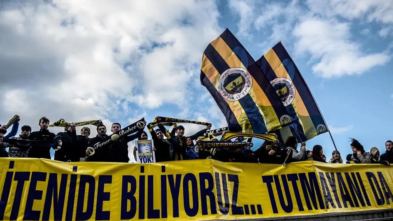 8793 Fenerbahceden 3 Temmuz Mesaji Feto Kumpasina Karsi Dimdik Durduk
