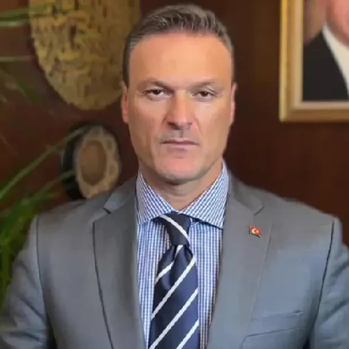 Alpay Özalan Kaç Yaşında
