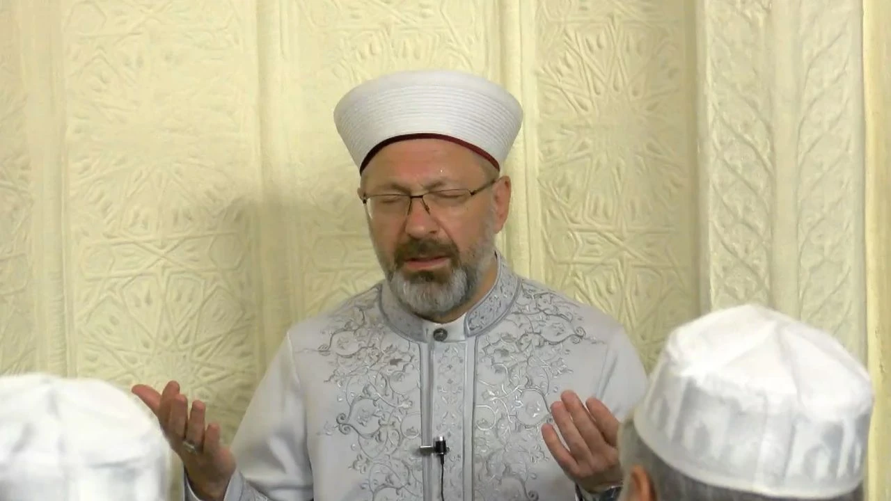 Ankarada Anlamli Sabah 15 Temmuz Sehitleri Icin Namaz Bulusmasi-1
