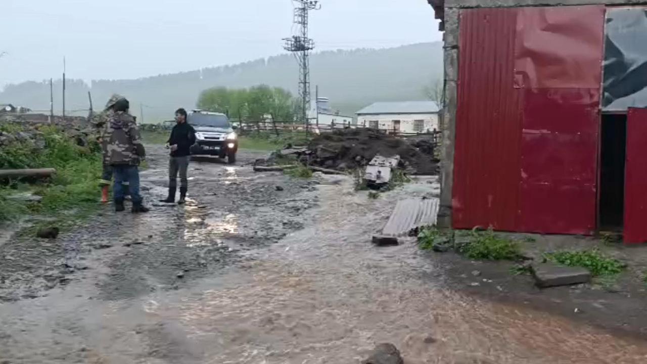 Ardahan Ve Kars’ı Sel Aldı