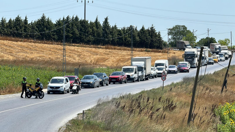 Arnavutkoyde Olumle Sonlanan Kaza Iett Otobusu Ile Otomobil Carpisti