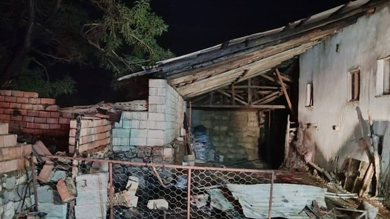 Burdur Yesilovada Agilda Yangin Cikti 10 Hayvan Telef Oldu