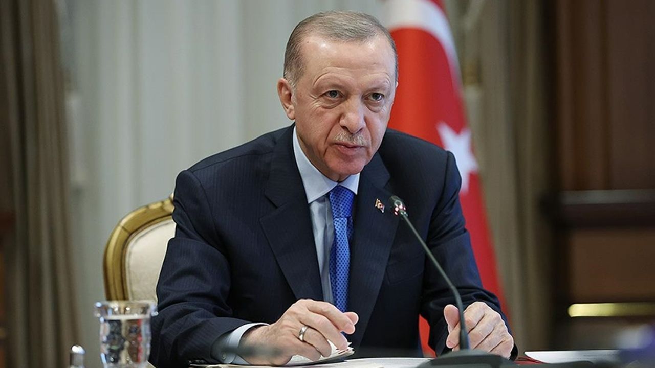Cumhurbaskani Erdogan Turkiyede Birinci Parti Ak Partidir 17517096727225
