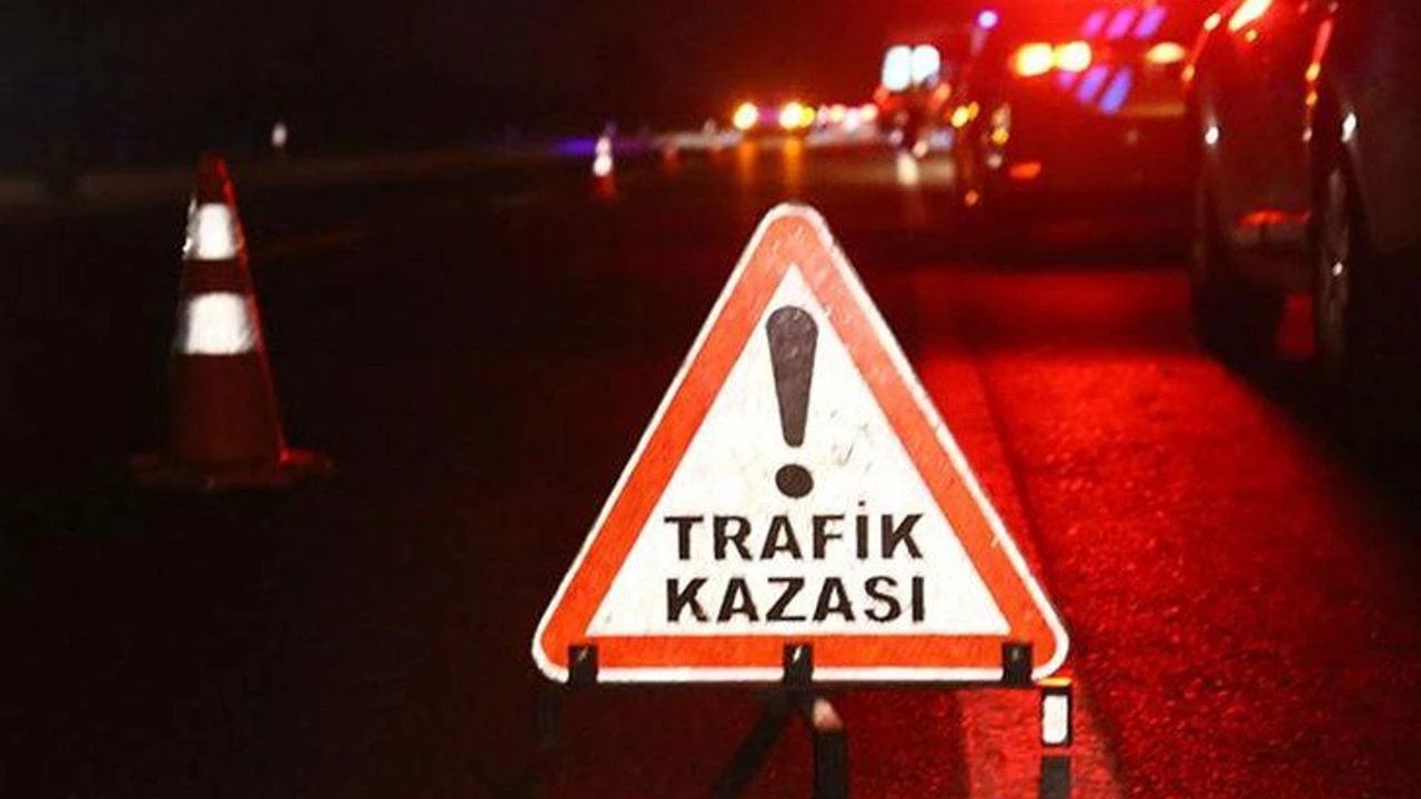 Bursa’da iki otomobil kafa kafaya çarpıştı: 1 ölü, 1 ağır yaralı