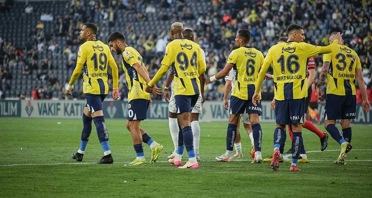 Fenerbahce Feyenoordu Gecerse Kiminle Oynayacak 3235888 202507211751 2