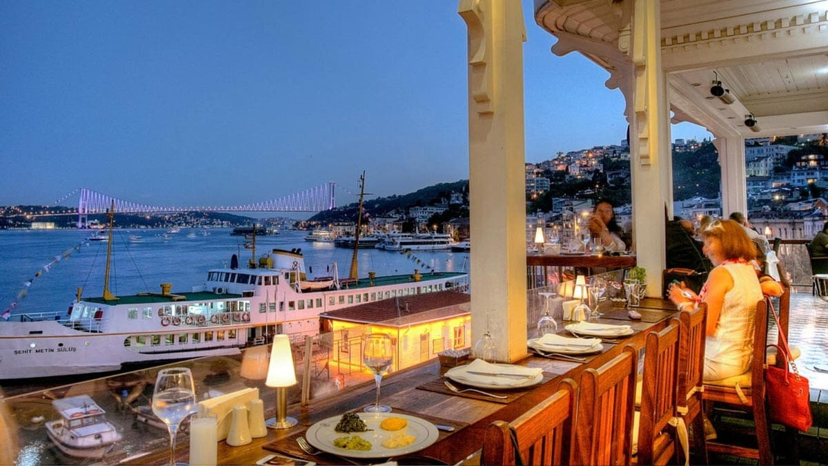 Istanbul Bogazinda Kacak Yapilar Icin Yikim Karari Alindi