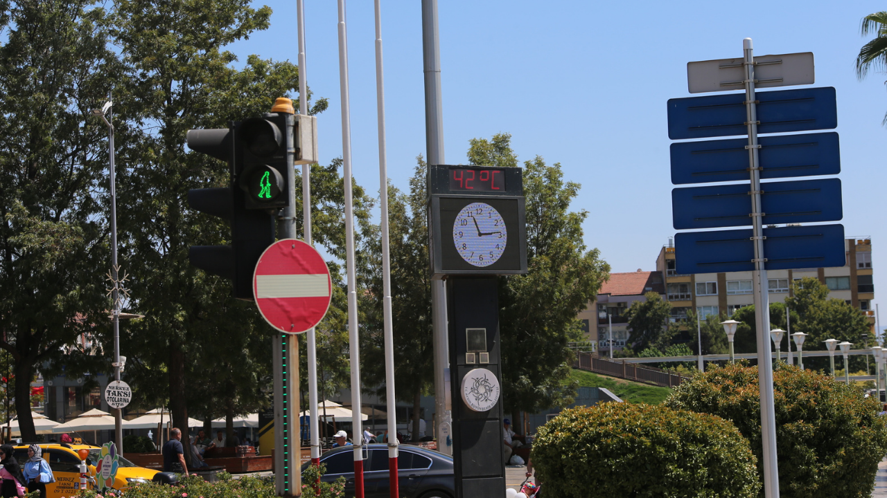 İzmir Ve Aydın'da Sıcak Hava Hayatı Zorluyor2