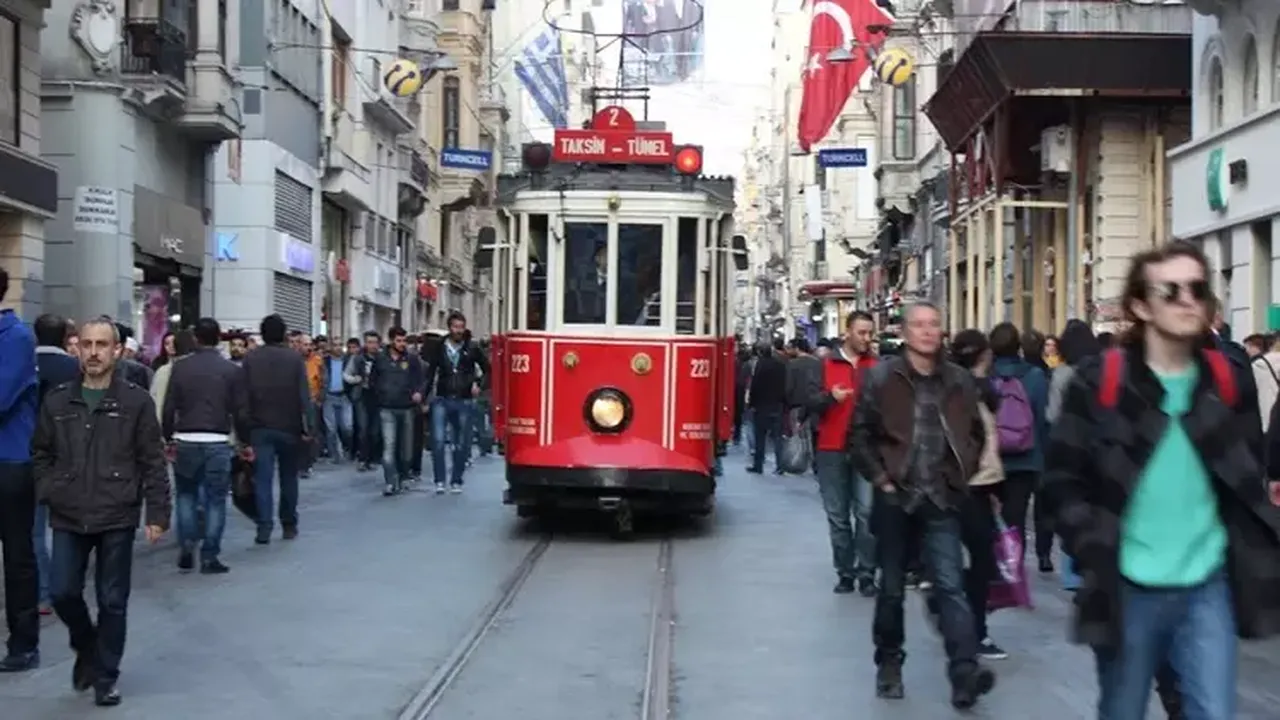 Kaymakamlik Duyurdu Beyoglunda Tum Yuruyus Ve Gosteriler Yasaklandi 3230960 202507010944 1