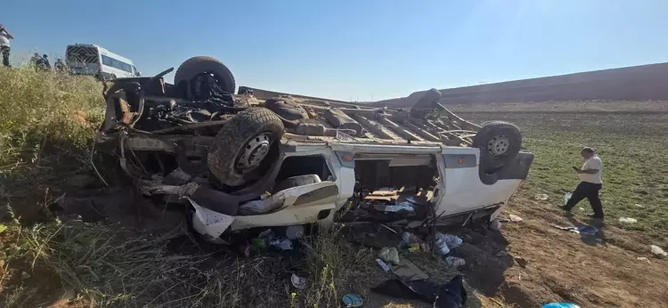 Konyada Feci Kaza Tarim Iscilerini Tasiyan Minibus Sarampole Yuvarlandi-1