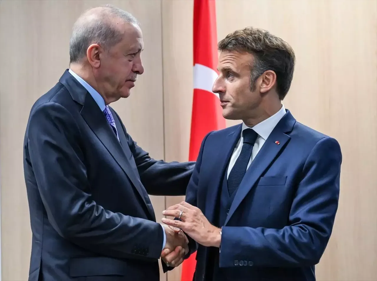 Macrondan Turkce Paylasim Cumhurbaskani Erdogan Ile Gorustu 3237130 202507270502 2