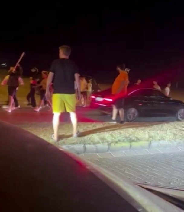 Sakaryada Sok Olay Yan Baktin Tartismasi Polise Saldiriyla Sonuclandi