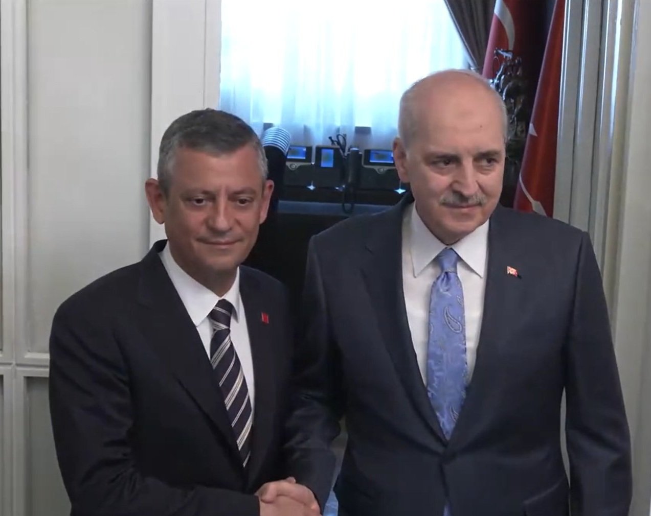 Tbmm Başkanı Numan Kurtulmuş, Chp Genel Başkanı Özgür Özel'i Ziyareti Etti.