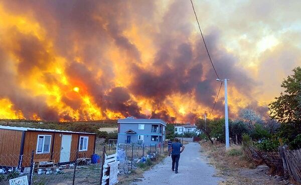 Tekirdag Yangininda Son Durum Alevler Canakkaleye Sicradi1